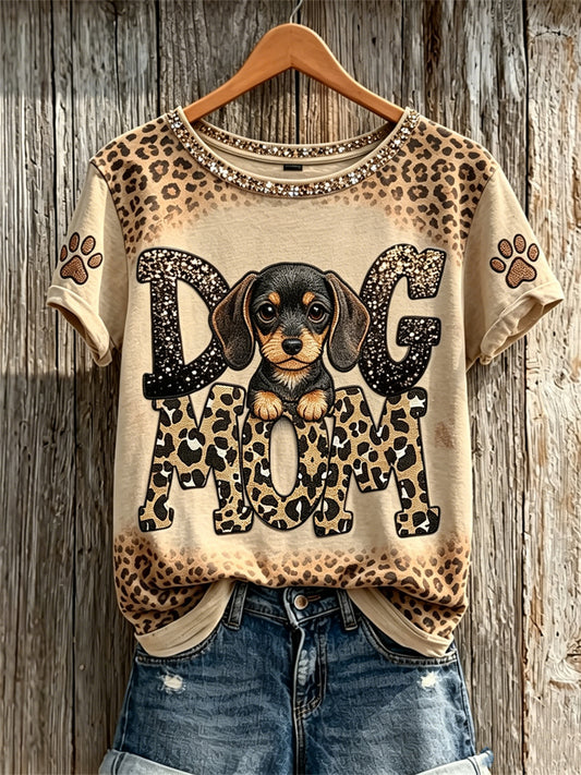 Women's Peeking Dachshund Dog Mom & Paw Prints Leopard Print short-sleeved T-shirt